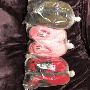 UNISEX slippers(3 for $20)